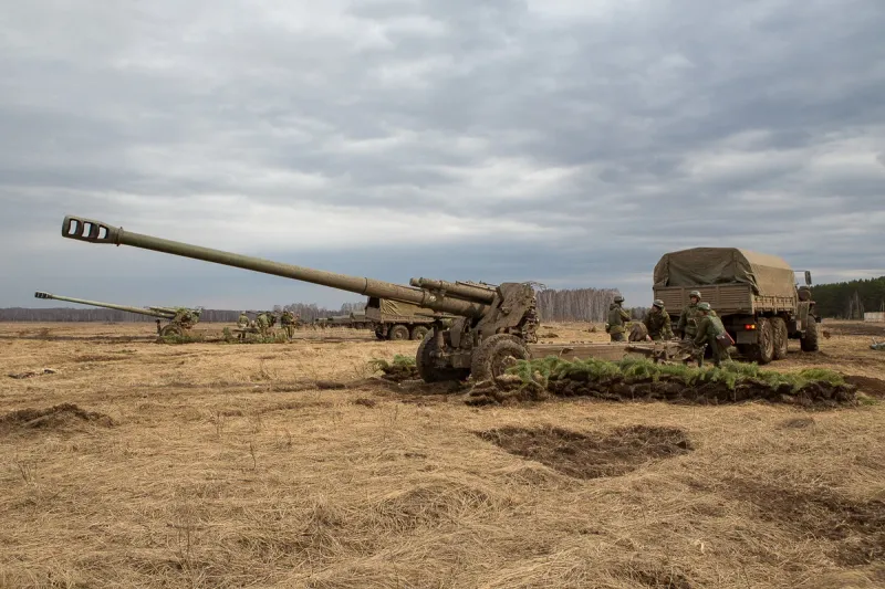 Motovilikha Plants 2A65 Msta-B (towed variant), view 1