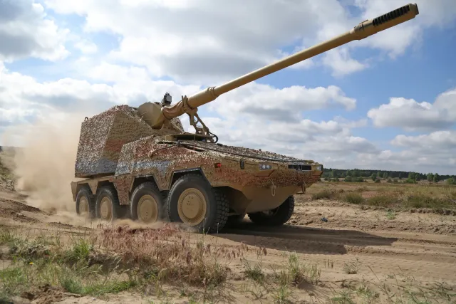 The 6 Best Self-Propelled Howitzers of 2026, Ranked