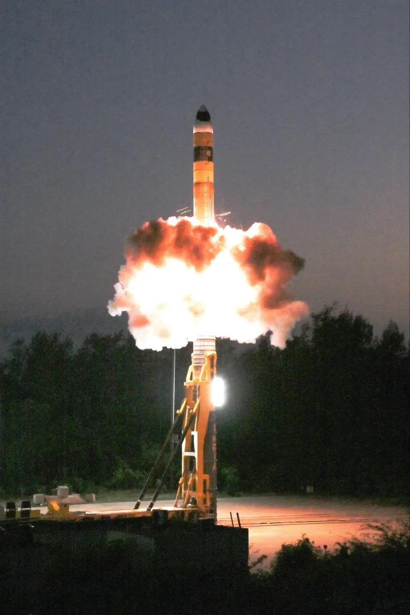 Defence Research and Development Organisation Agni-V, view 1