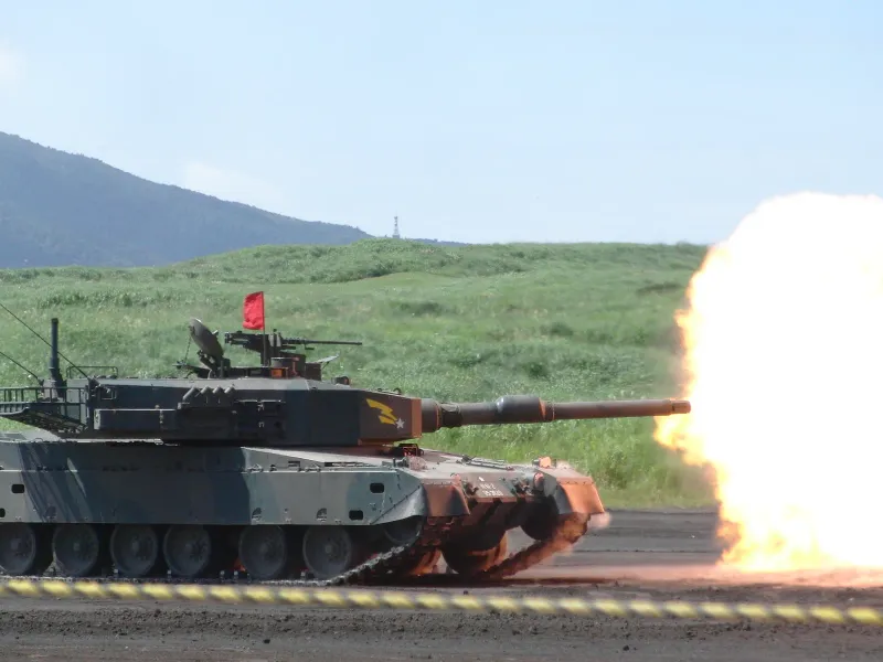 Mitsubishi Heavy Industries Type 90 Kyu-maru, view 1