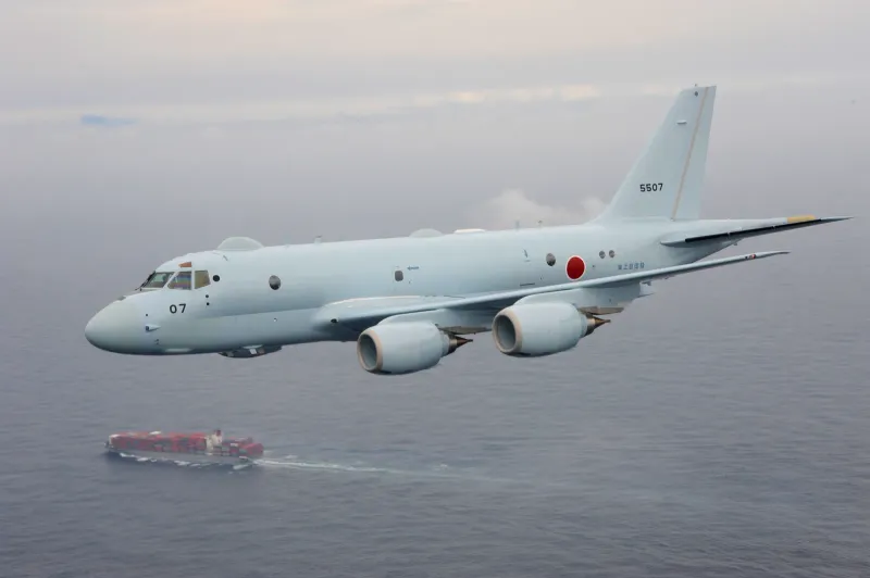 Kawasaki Heavy Industries Kawasaki P-1, view 1